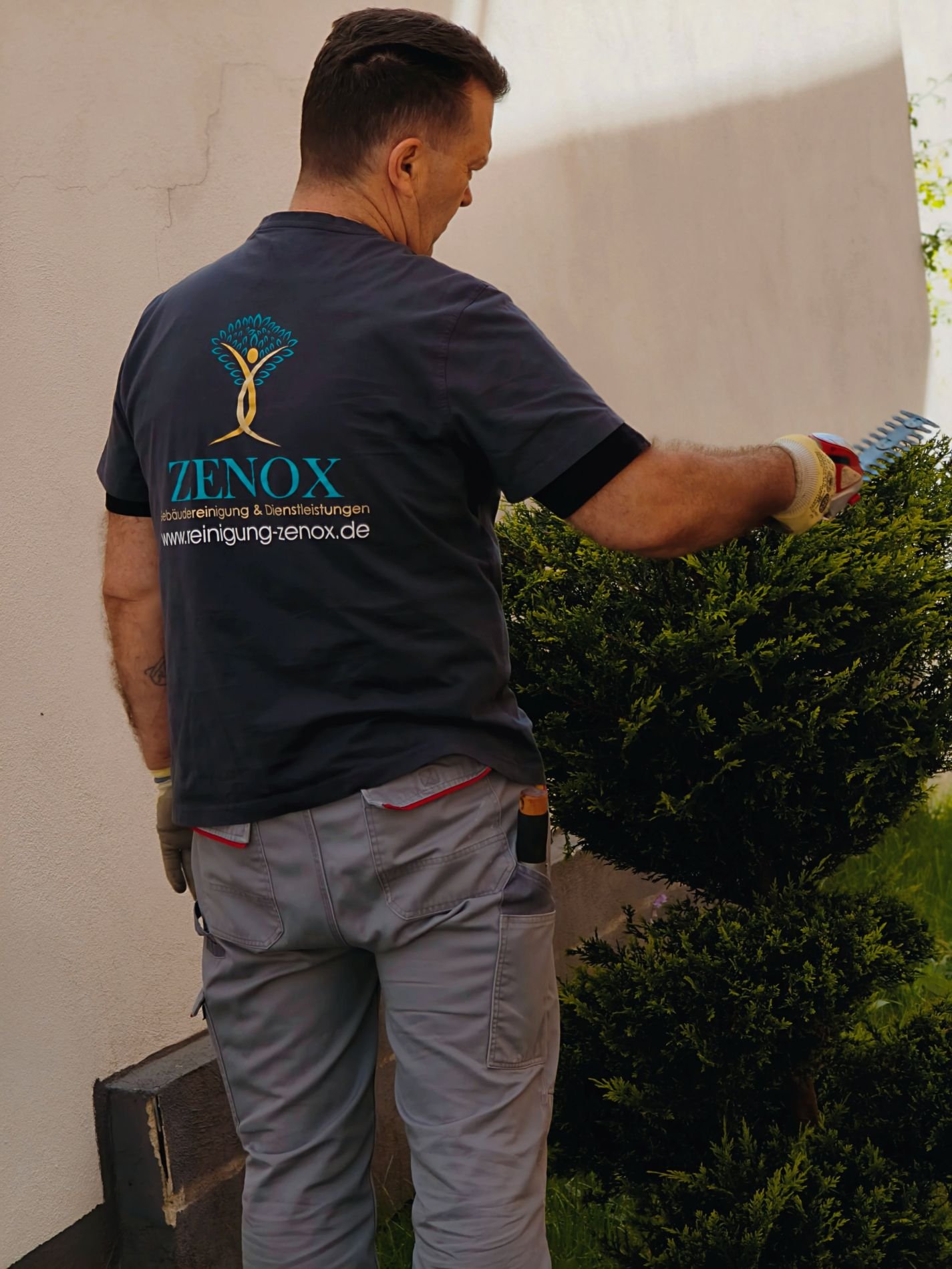Gartenpflege Bühl: das ZenOx Team aus Sinzheim